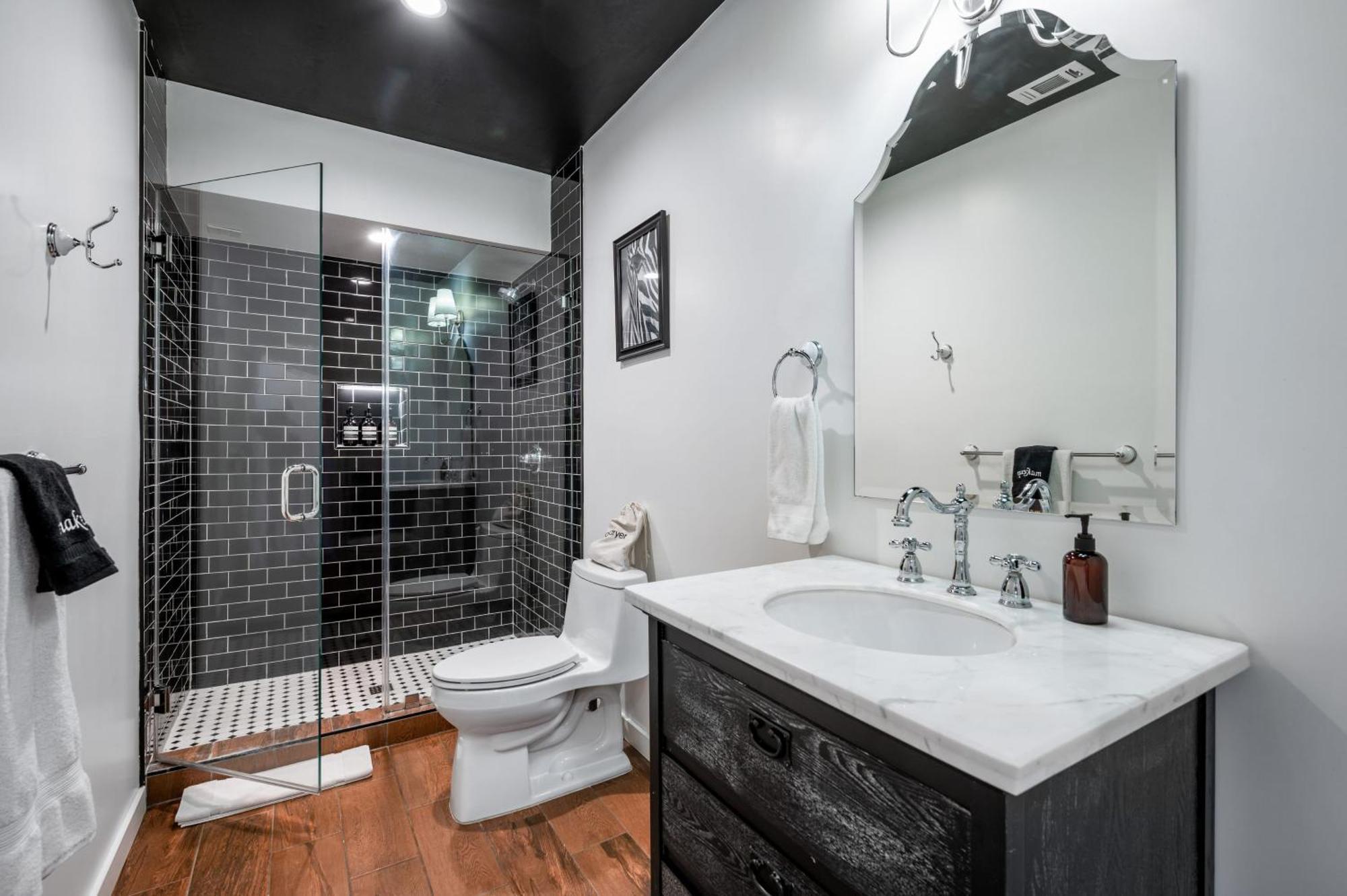 Rock N Roll By Avantstay Vibey Hollywood Retreat Steps To Attractions Appartement Los Angeles